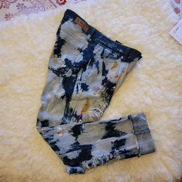 🍟Paint splatter damaged capri jeans 9🍟 - Picture 2 of 5